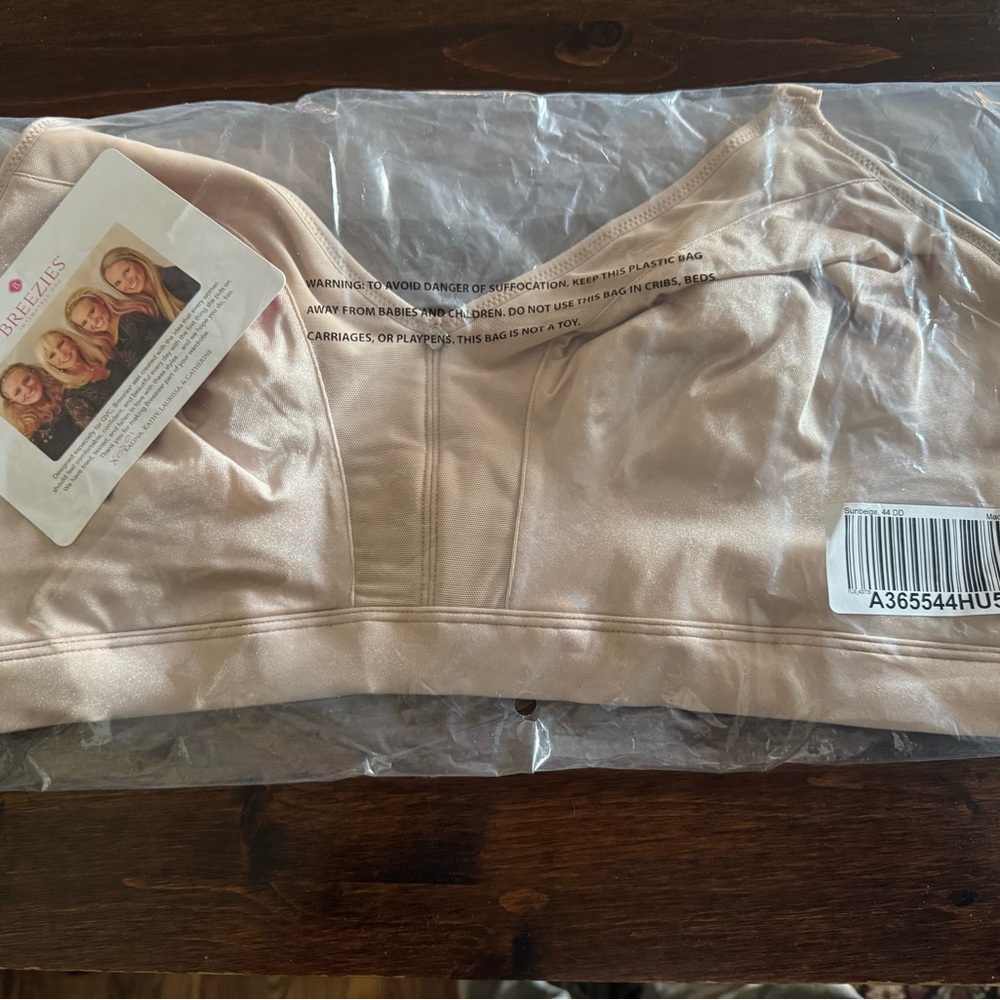 Breezies Women's Bra in Sunbeige, 44DD, NWT